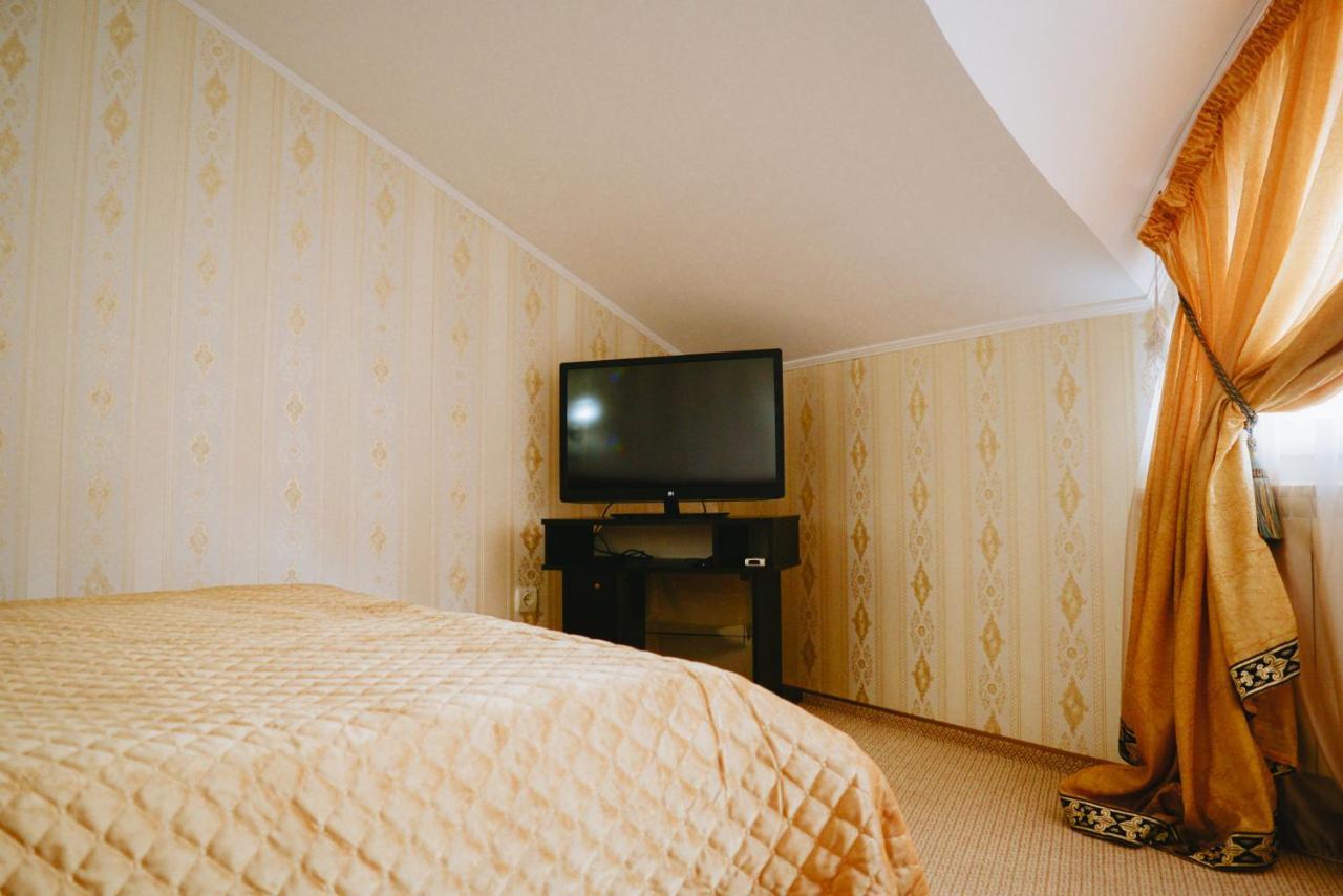 U Anity Hotel Uzhhorod Exterior photo